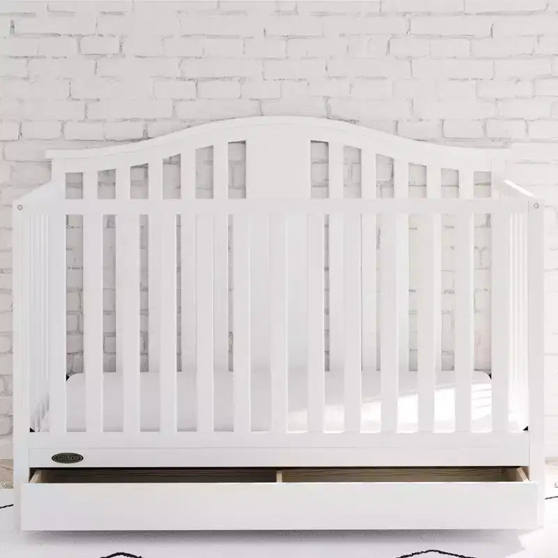 Solano 4-in-1 Convertible Crib with Drawer – Grows with Baby, Nursery Essential